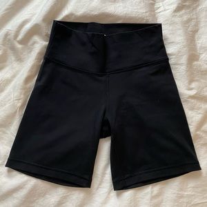 Aritzia TnaLIFE™ Atmosphere Hi-Rise 7" Short